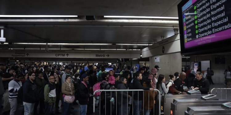 Greve dos ferroviários é mantida em SP e seguirá na quarta-feira (5)