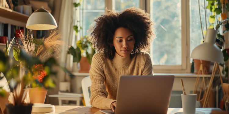 Home office mistura vida profissional e pessoal; saiba como casais podem estabelecer limites