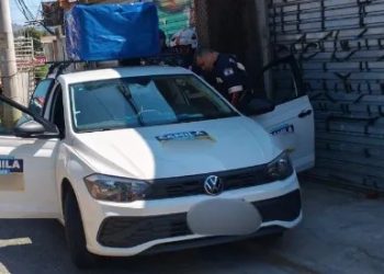 Homem é morto a tiros dentro de carro com material de campanha de deputada em Itapevi