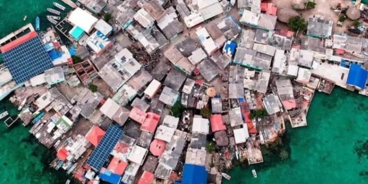 Ilha mais superpovoada do mundo fica na América do Sul e tem cerca de 800 pessoas vivendo em 0,01 km²