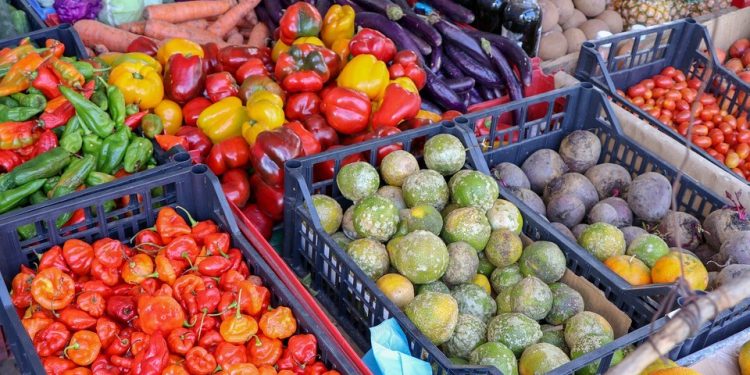 Inflação nos supermercados recua 0,3% em julho com tombo nos preços de legumes. Confira
