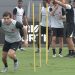 Jair deixa jogo com dores e Sosa entra ainda no primeiro tempo, estreando pelo Vasco contra o Santos