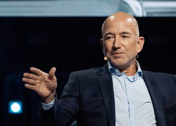 Jeff Bezos vende US$ 350 milhões em ações da Amazon