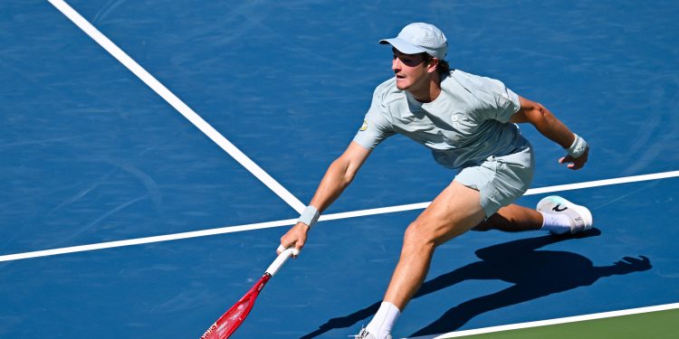 João Fonseca vence Casper Ruud e avança às oitavas de final do Masters 1000 de Montreal