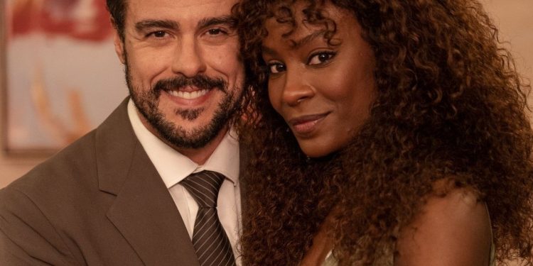 Joaquim Lopes viverá homem que acredita ter pedido seu grande amor em novela vertical do Globoplay