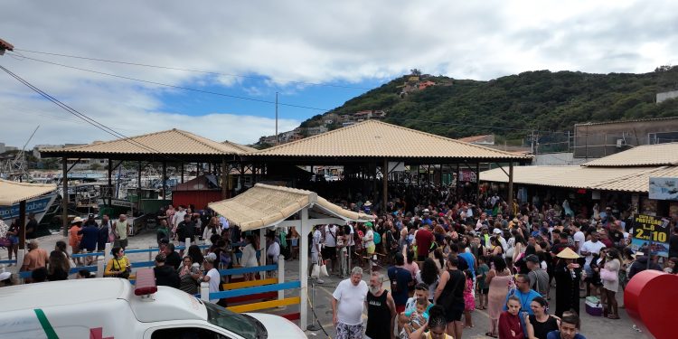 Justiça Federal manda suspender obras na Marina dos Pescadores em Arraial do Cabo