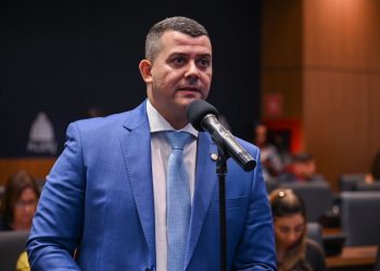 Justiça aceita queixa contra deputado Alan Lopes por chamar pai de empresária de 'mulherzinha'
