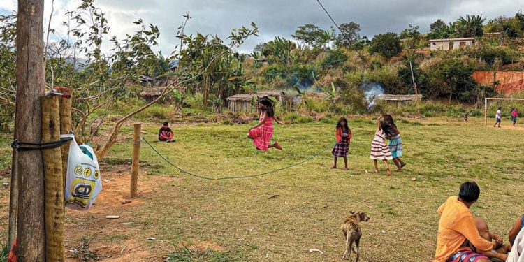 Justiça determina força-tarefa para enfrentar crise humanitária dos Maxakali em Minas Gerais