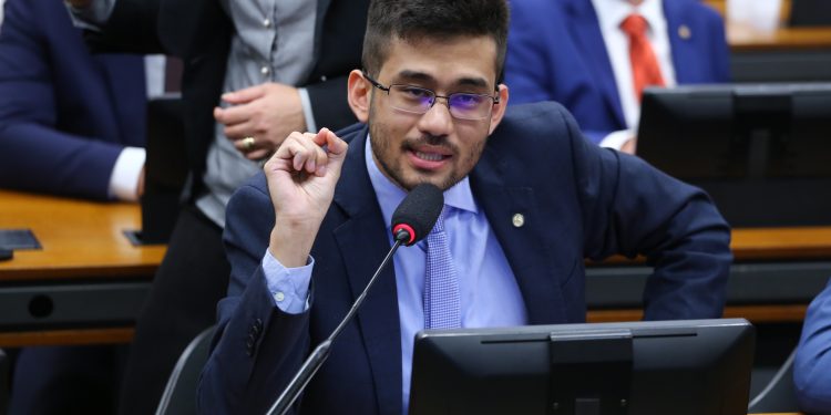 Kim Kataguiri propõe fim da hipótese legal do 'tráfico privilegiado' de drogas