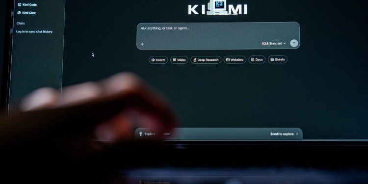 Kimi K3, modelo de IA da chinesa Moonshot, escapa de ambiente isolado de testes no Reino Unido