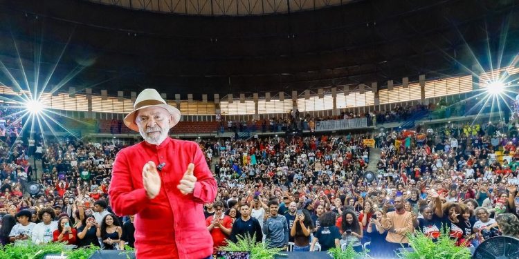 Lançamento de campanha de Lula terá discurso de mulheres após constrangimento em convenção do PT