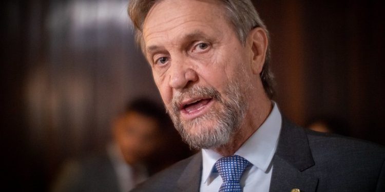 Líder do PT na Câmara está consciente e tem quadro estável após sofrer AVC