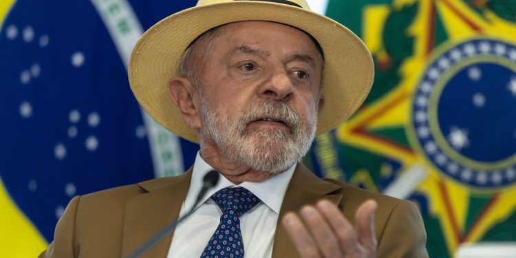 Lula convoca ministros para discutir bets e taxa das blusinhas em reunião na Alvorada
