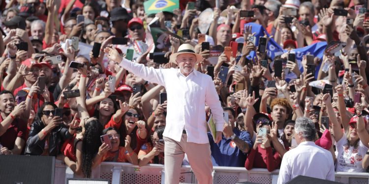 Lula da início à campanha para reeleição no ABC paulista, 'onde tudo começou'