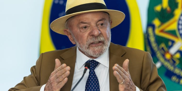 Lula diz que Lulinha vai ser punido se for culpado: 'Só ele sabe a verdade, eu não sei'