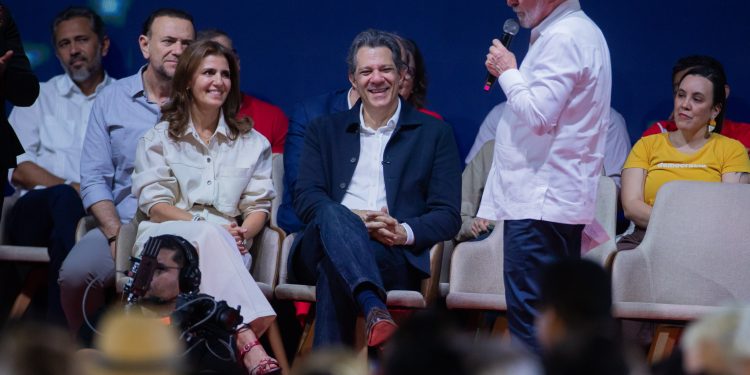 Lula indicou Haddad como sucessor após constrangimento com Camilo Santana no Ceará