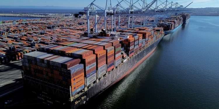MP do TCU mira expansão portuária da Maersk no Brasil