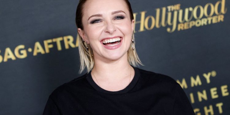 Mãe de Hayden Panettiere nega ter forçado a filha a trabalhar quando criança: 'Não fui abusiva'