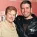 Mãe de Perez Hilton pede guarda temporária dos três filhos do blogueiro após internação