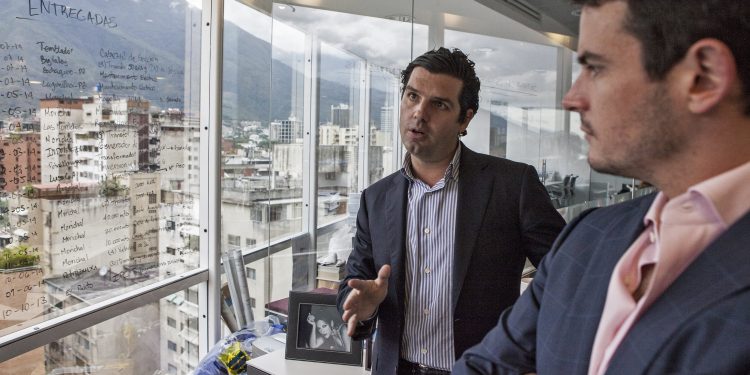 Magnata venezuelano vira articulador de negócios de Trump no setor de petróleo da Venezuela