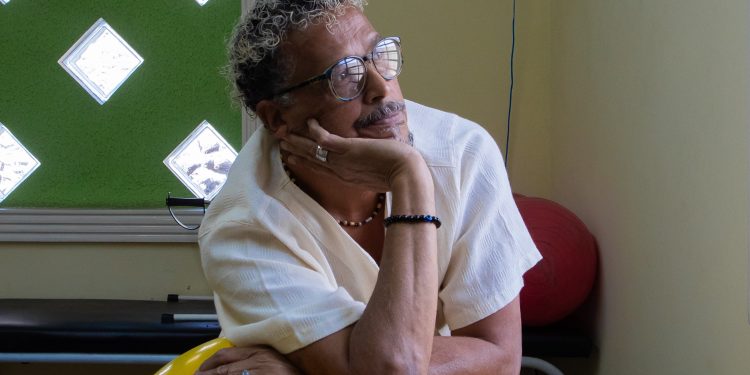 Mais da metade das pessoas com HIV terá mais de 50 anos pela 1ª vez na história, diz relatório da Lancet