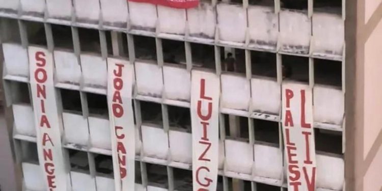 Mais de 100 famílias ocupam antigo prédio do Inmetro no Rio Comprido em ação por moradia