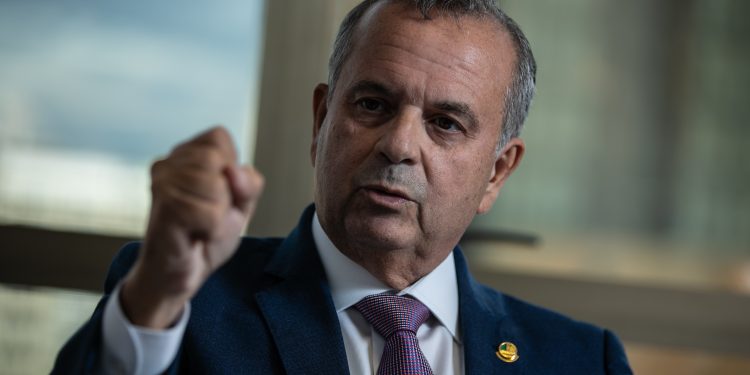 Marinho diz que campanha atua para resolver registro de Flávio Bolsonaro no TSE após filiação de candidato ao Missão