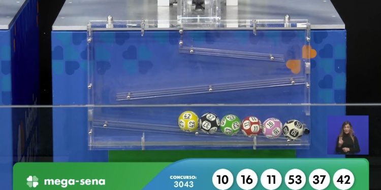 Mega-Sena sorteia prêmio de R$ 3 milhões; veja dezenas sorteadas no concurso 3043