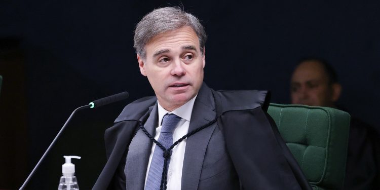 Mendonça cobra dados do governo Lula sobre gastos com publicidade para verificar se valores obedeceram teto