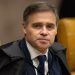 Mendonça rejeita retirar do ar vídeo de Flávio Bolsonaro que associa PT ao PCC e ao CV com uso de IA