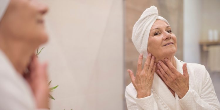 Menopausa: o que acontece com a pele quando os hormônios mudam?