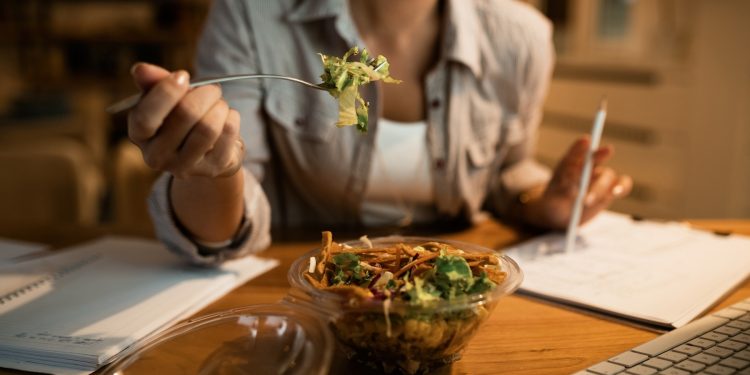 Menos regras à mesa: por que uma nova relação com a comida pode ganhar força em 2027