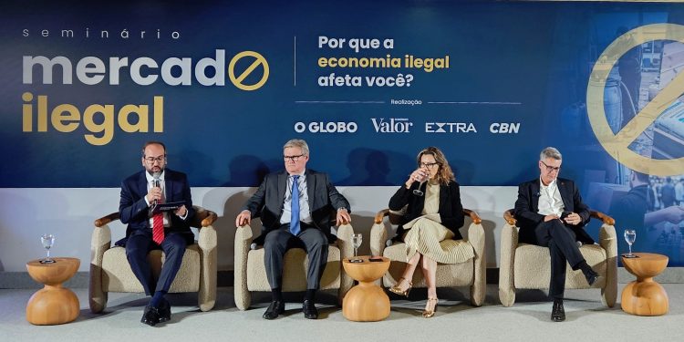 Mercado ilegal: combate ao crime organizado requer cooperação entre órgãos do governo e internacional