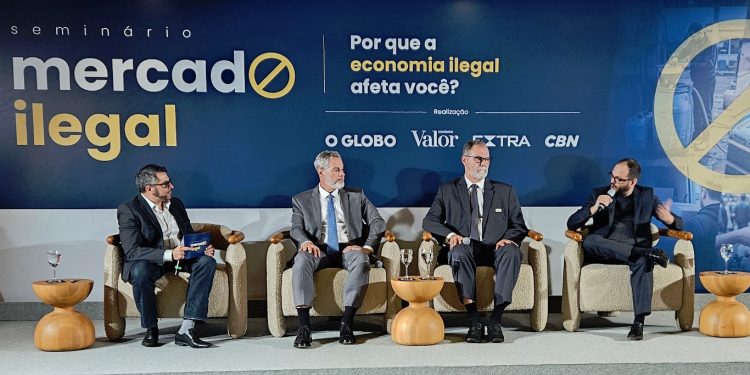 Mercado ilegal: falsificação de bebidas e anúncios irregulares desafiam fiscalização, dizem especialistas