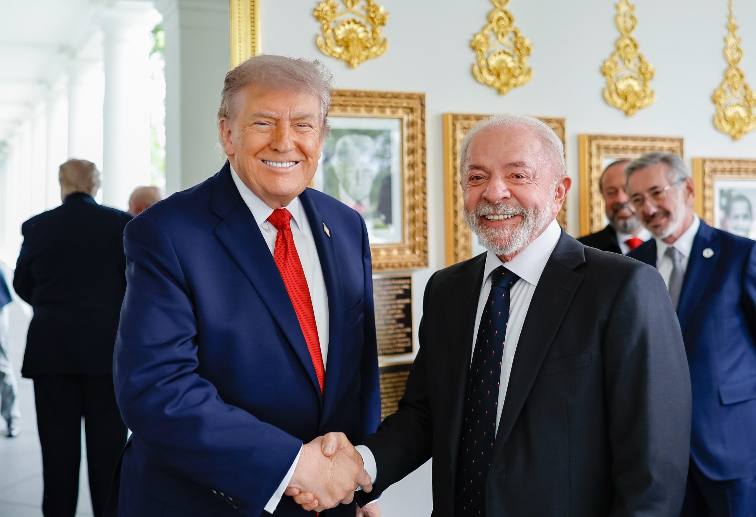 Ministro brasileiro e representante dos EUA devem retomar nesta semana conversas sobre tarifaço após ligação de Lula a Trump