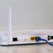 Moeda ou chave em cima do roteador melhora o Wi-Fi? Entenda o que realmente funciona