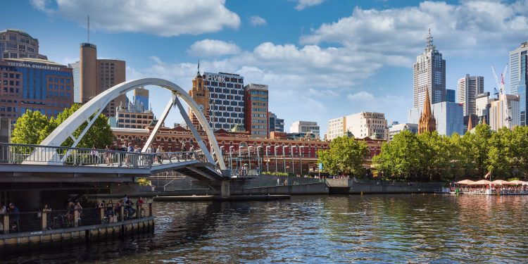 Morar na Austrália: veja salários, custo de vida e oportunidades em um dos países mais buscados por brasileiros