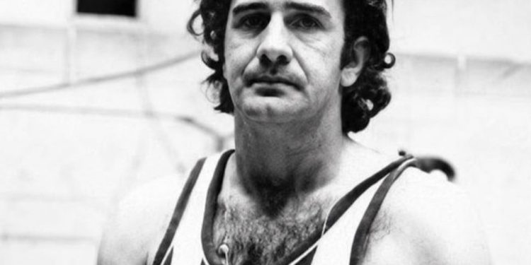 Morre aos 87 anos Carlos Massoni, o Mosquito, campeão mundial e medalhista olímpico com o Brasil no basquete