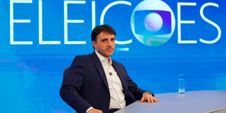 Na TV Globo, Renan Santos critica relação com a China, defende bomba atômica e prega medidas de exceção na segurança