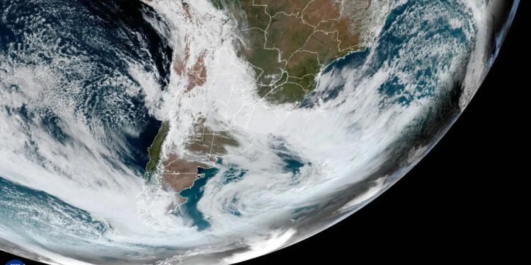 Novo ciclone extratropical se forma nesta quarta e pode provocar rajadas acima de 70 km/h no Rio e em SP