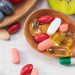 O horário em que você toma suplementos importa? Veja o que dizem as evidências