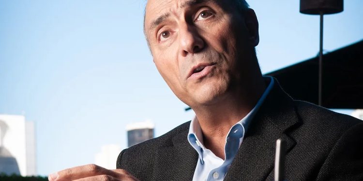 O jantar de Flávio Bolsonaro com a turma da Faria Lima na casa de um dos cotados para a Fazenda