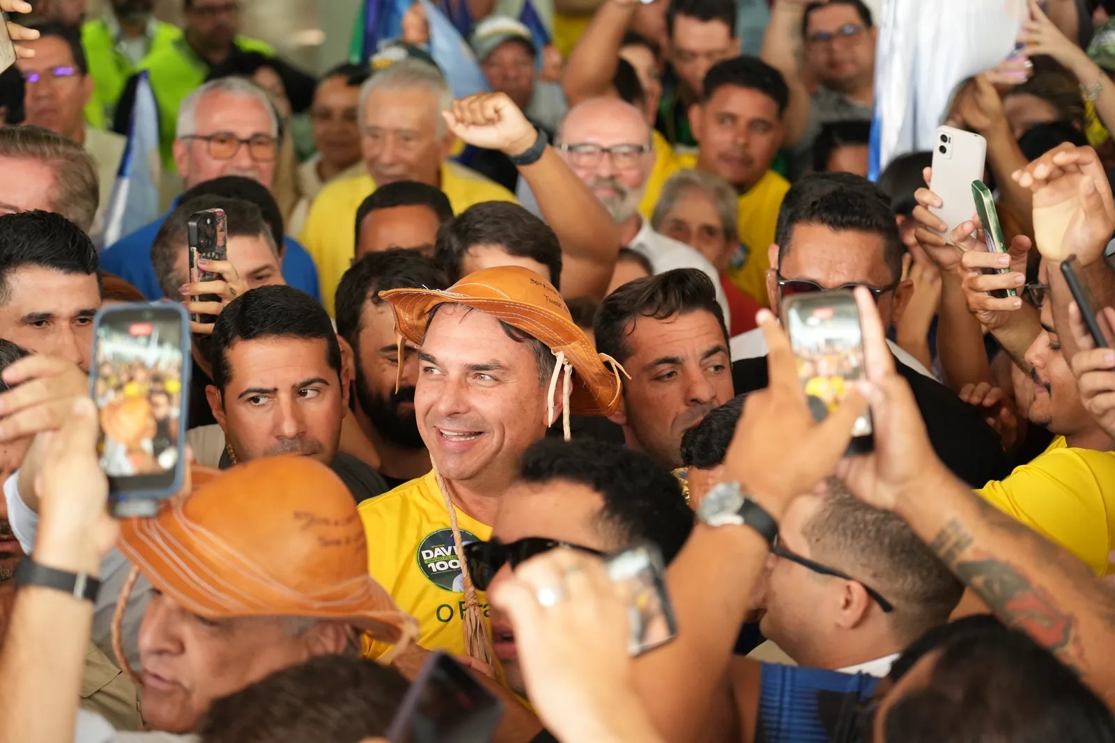 O motivo da ausência de JHC na visita de Flávio Bolsonaro a Alagoas