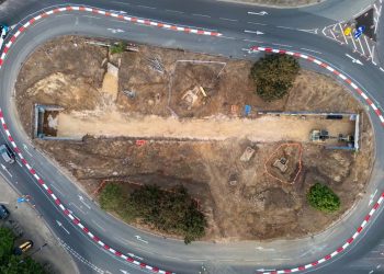 Onze esqueletos são encontrados durante obra em rotatória no Reino Unido