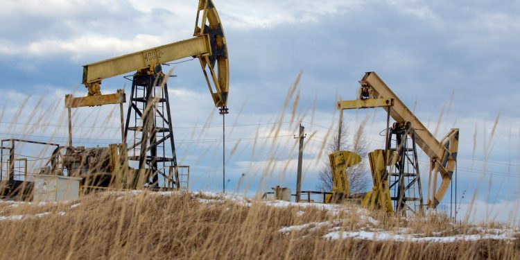 Opep+ vai elevar produção de petróleo em setembro