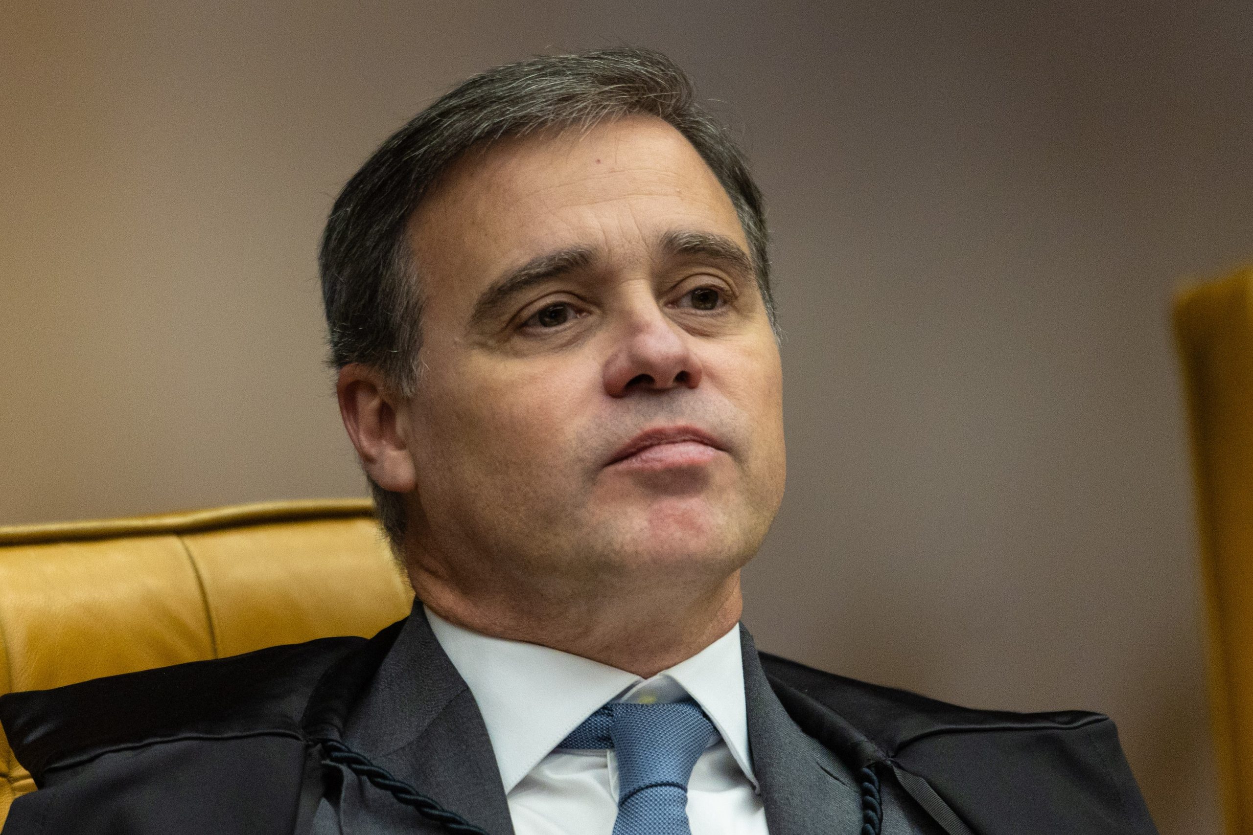 PF inicia transferência de dados brutos de investigações do INSS para Mendonça