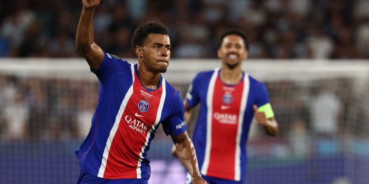 PSG bate o Aston Villa, vence a Supercopa da Uefa e chega ao 13º título na era Luis Enrique