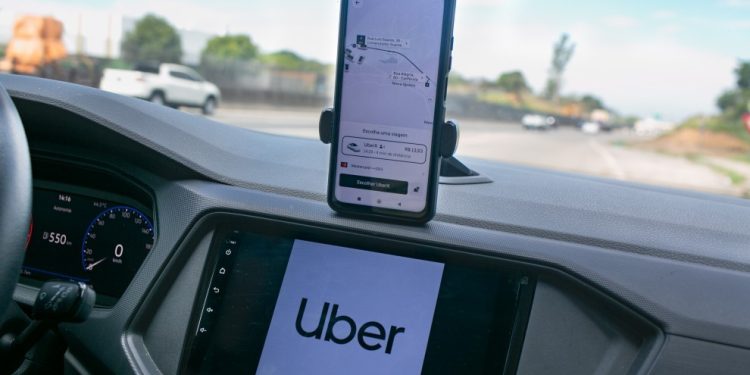 Países Baixos multam Uber em cerca de R$ 5 bilhões por desativar contas de motoristas