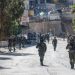 Palestinos são orientados a deixar casas em vilas sitiadas por colonos na Cisjordânia; embaixador dos EUA critica cerco
