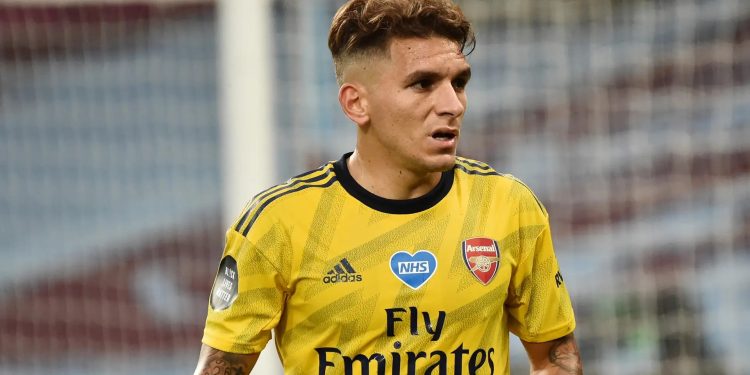 Perseguido por homem apaixonado por sua namorada, ex-Arsenal pede para deixar o Galatasaray e deseja sair da Turquia